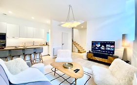 Velvet - Best Keys - Maison Duplex Elegante - Plein Centre Ville - Deco Minimaliste & Cosy - Literie Haut De Gamme - 2 Chambres Separees - Lit Queen Size & 1 Canape Convertible - Smart Tv - Wifi Fibre - Check-In Autonome