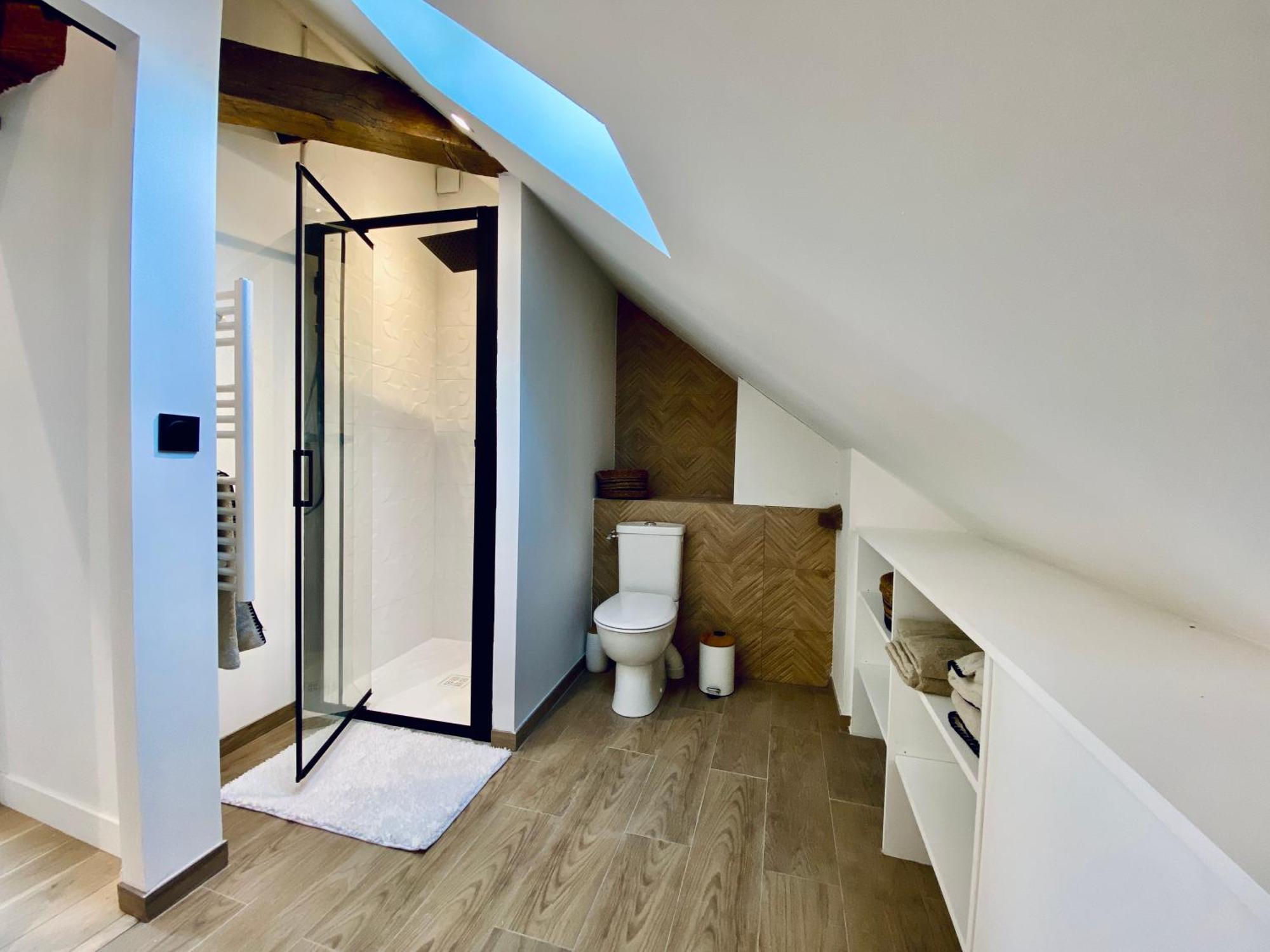 Velvet - Best Keys - Maison Duplex Elegante - Plein Centre Ville - Deco Minimaliste & Cosy - Literie Haut De Gamme - 2 Chambres Separees - Lit Queen Size & 1 Canape Convertible - Smart Tv - Wifi Fibre - Check-In Autonome Sens Extérieur photo