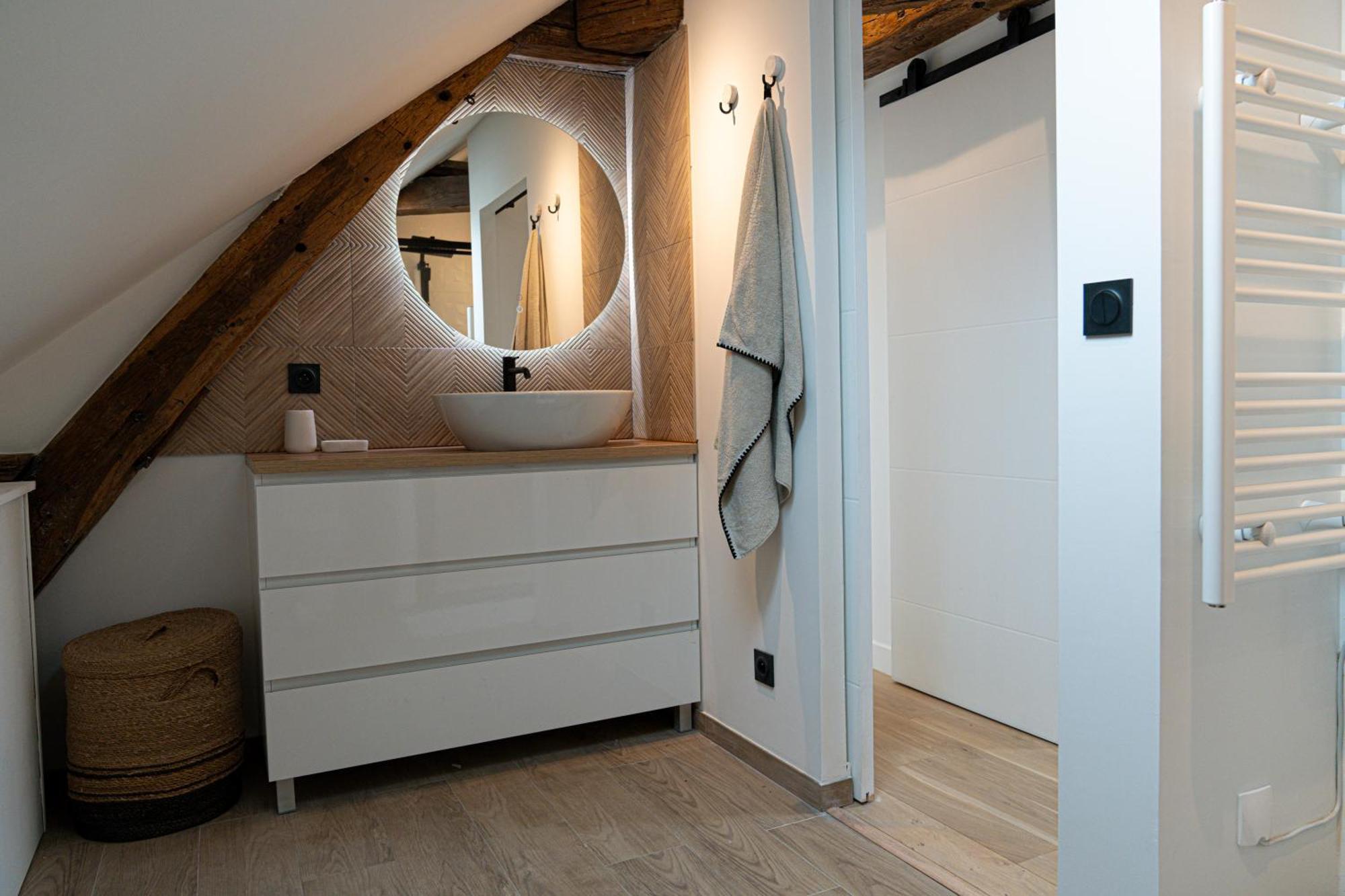 Velvet - Best Keys - Maison Duplex Elegante - Plein Centre Ville - Deco Minimaliste & Cosy - Literie Haut De Gamme - 2 Chambres Separees - Lit Queen Size & 1 Canape Convertible - Smart Tv - Wifi Fibre - Check-In Autonome Sens Extérieur photo