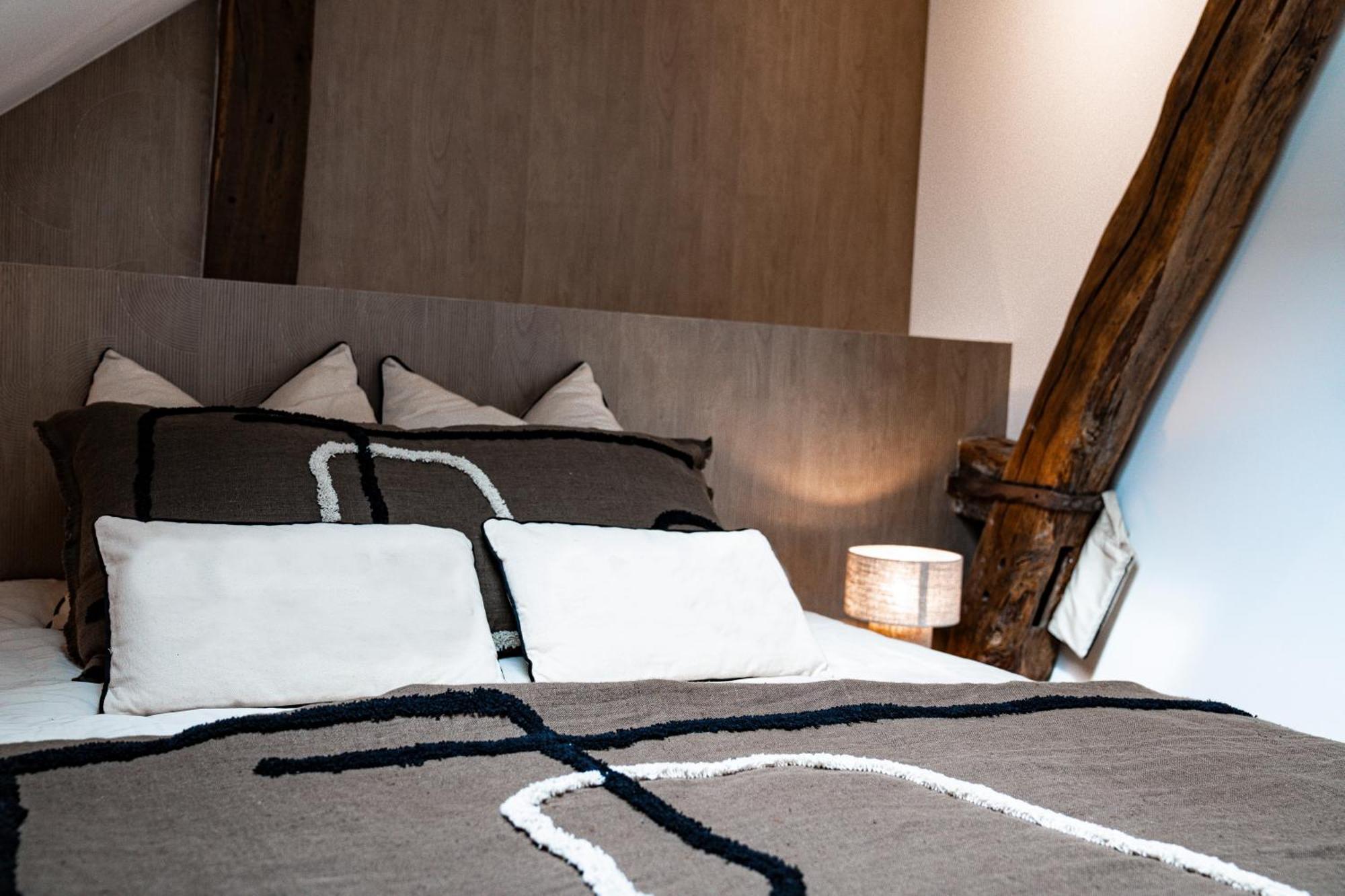 Velvet - Best Keys - Maison Duplex Elegante - Plein Centre Ville - Deco Minimaliste & Cosy - Literie Haut De Gamme - 2 Chambres Separees - Lit Queen Size & 1 Canape Convertible - Smart Tv - Wifi Fibre - Check-In Autonome Sens Extérieur photo
