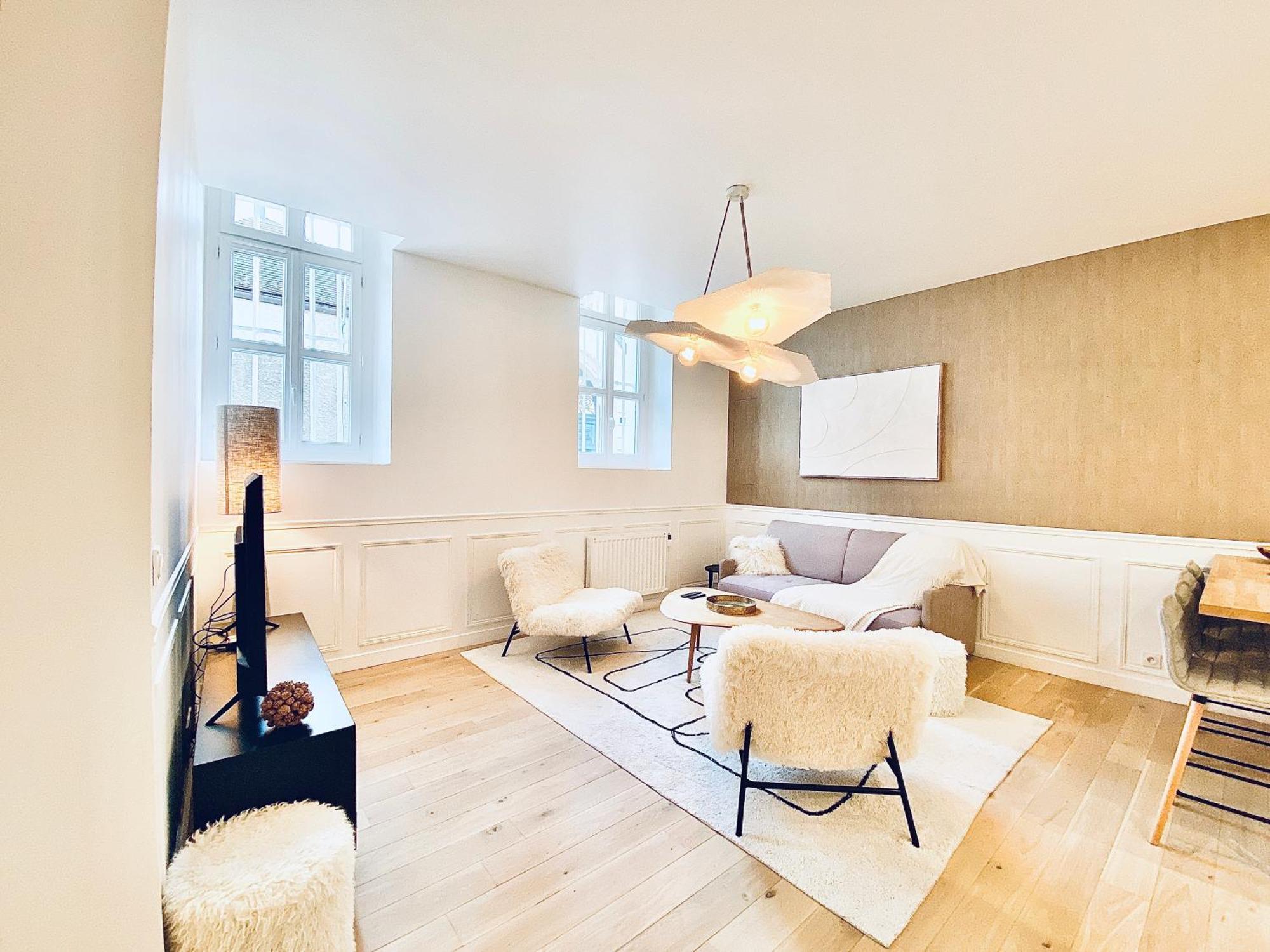 Velvet - Best Keys - Maison Duplex Elegante - Plein Centre Ville - Deco Minimaliste & Cosy - Literie Haut De Gamme - 2 Chambres Separees - Lit Queen Size & 1 Canape Convertible - Smart Tv - Wifi Fibre - Check-In Autonome Sens Extérieur photo