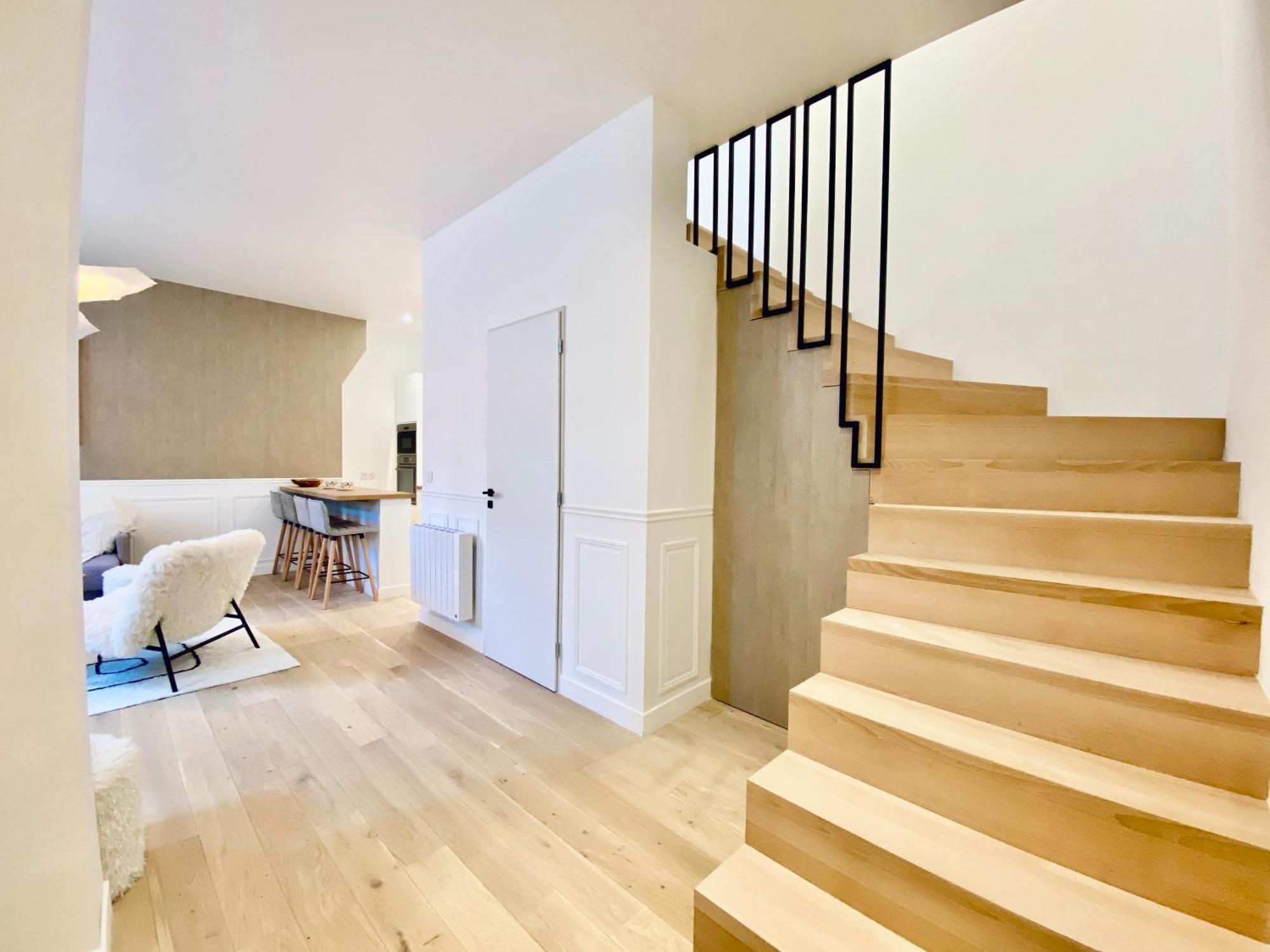 Velvet - Best Keys - Maison Duplex Elegante - Plein Centre Ville - Deco Minimaliste & Cosy - Literie Haut De Gamme - 2 Chambres Separees - Lit Queen Size & 1 Canape Convertible - Smart Tv - Wifi Fibre - Check-In Autonome Sens Extérieur photo